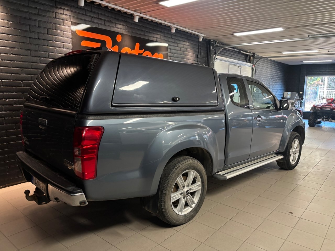 Isuzu D-MAX 2.5 Diesel 2014, bild 2/7