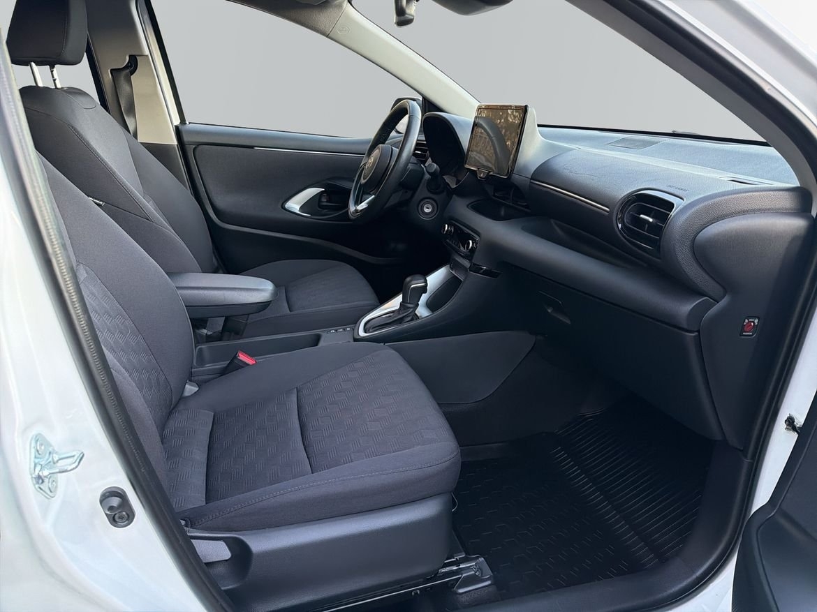 Toyota Yaris 1.5 Hybrid 116 Active 2025, bild 6/10