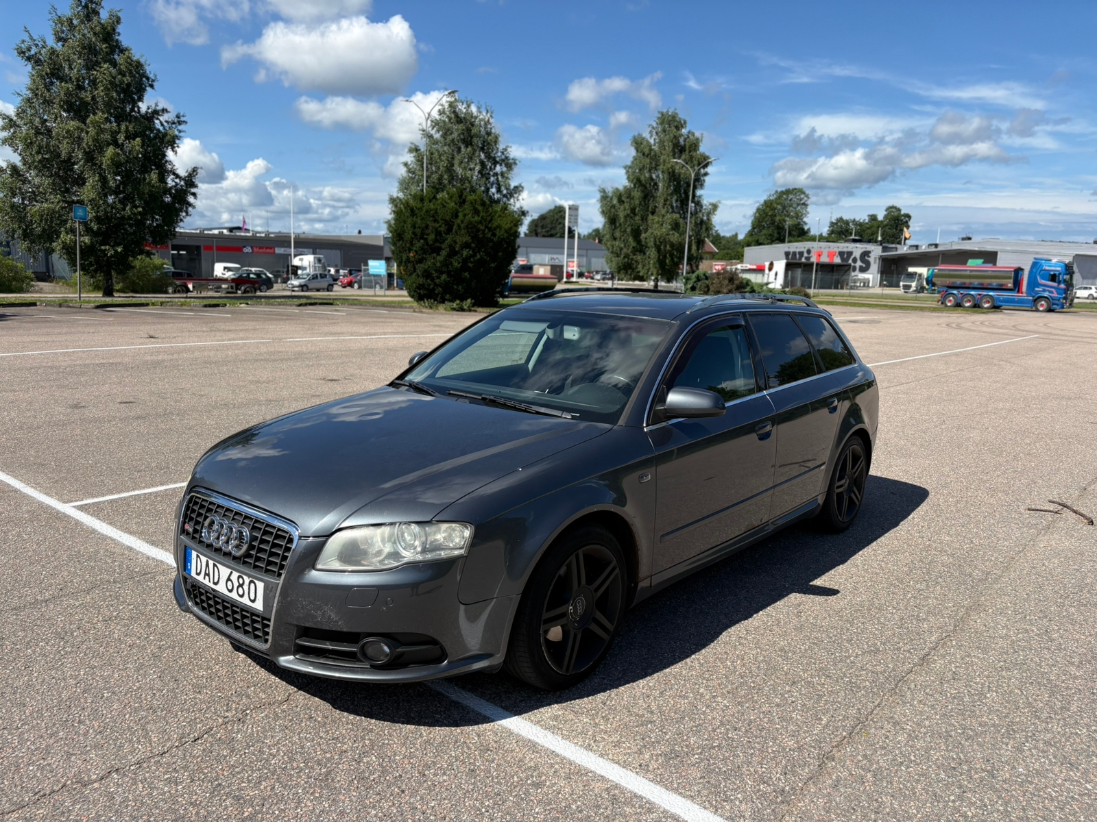 Audi A4 2.0 TDI DPF S line 2008, bild 2/6
