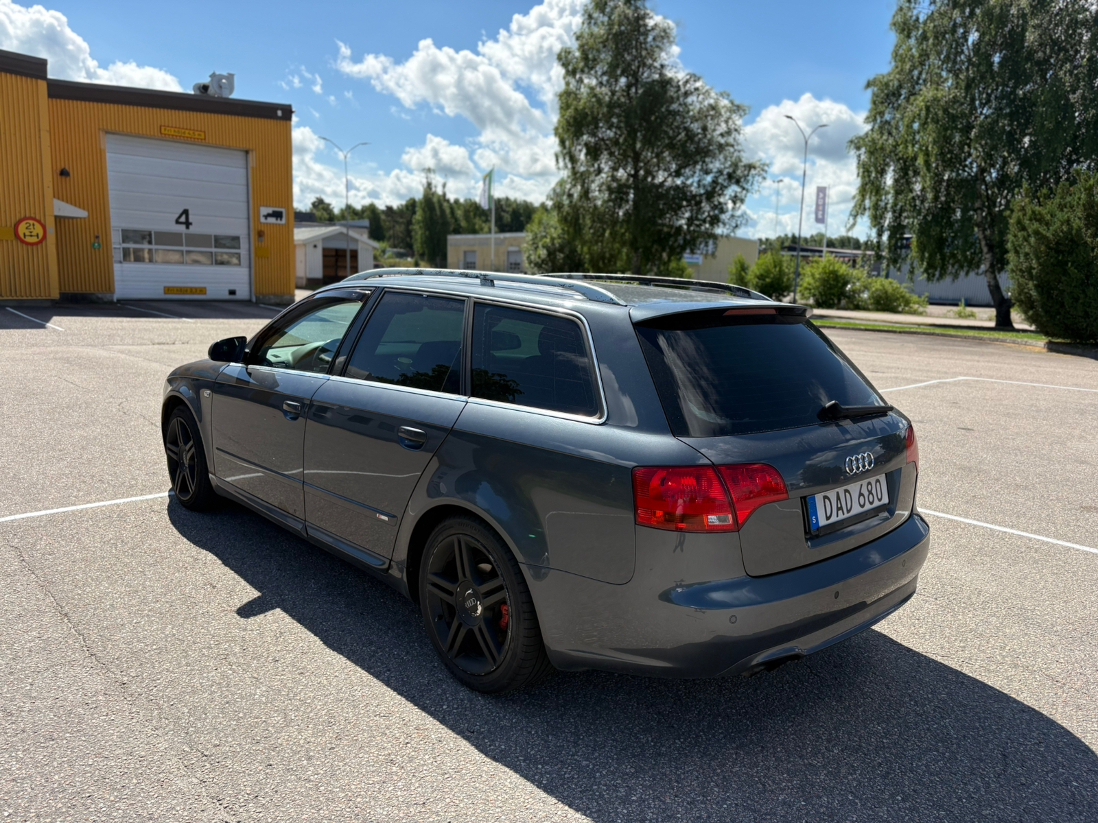 Audi A4 2.0 TDI DPF S line 2008, bild 3/6