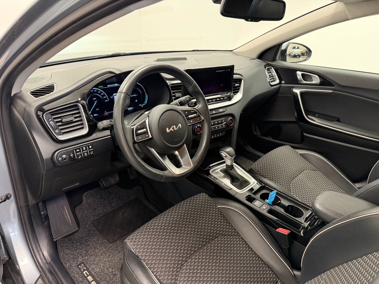 Kia XCeed 1.6 GDI Plug-in-Hybrid 2022, bild 9/10