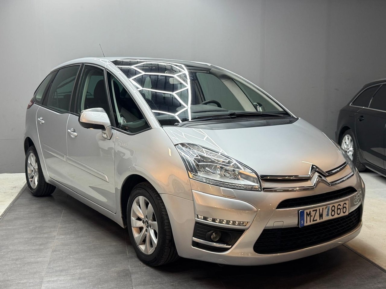 Citroen C4 Picasso e-HDi 110 FAP EGS 2012, bild 2/10