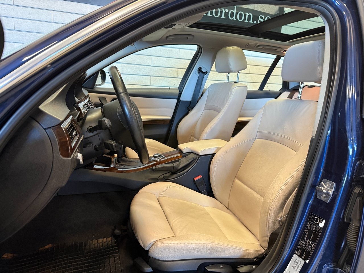 BMW 330 2010, bild 7/10