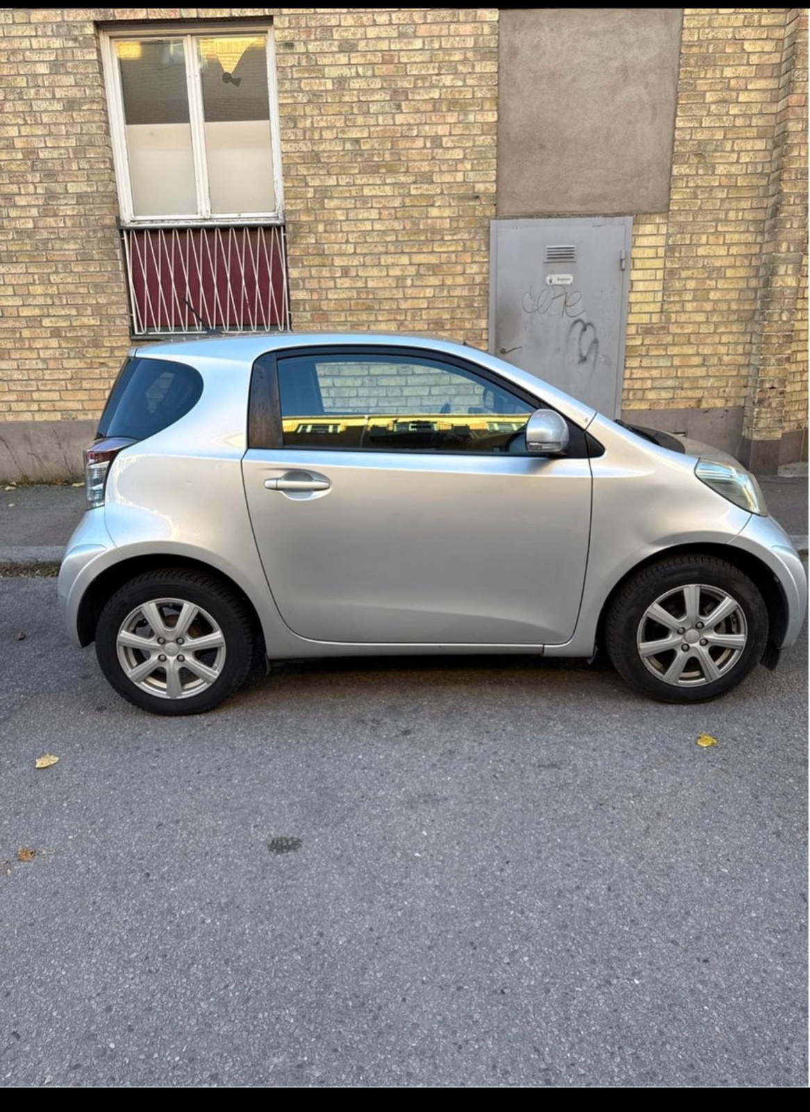 Toyota iQ 1.0 2009, photo 2/6
