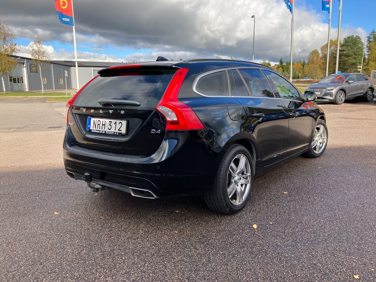 Volvo V60 D4 Momentum Business Edition 2015, bild 6/10
