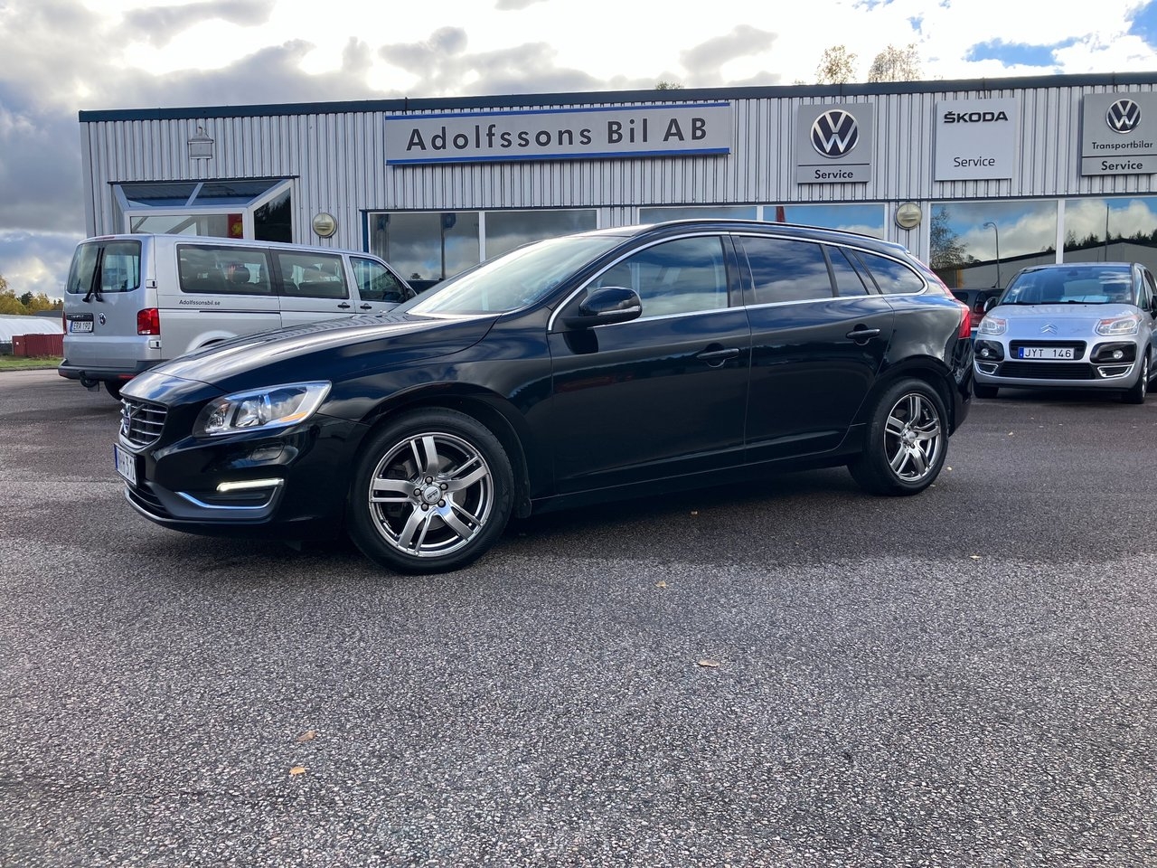 Volvo V60 D4 Momentum Business Edition 2015, bild 3/10