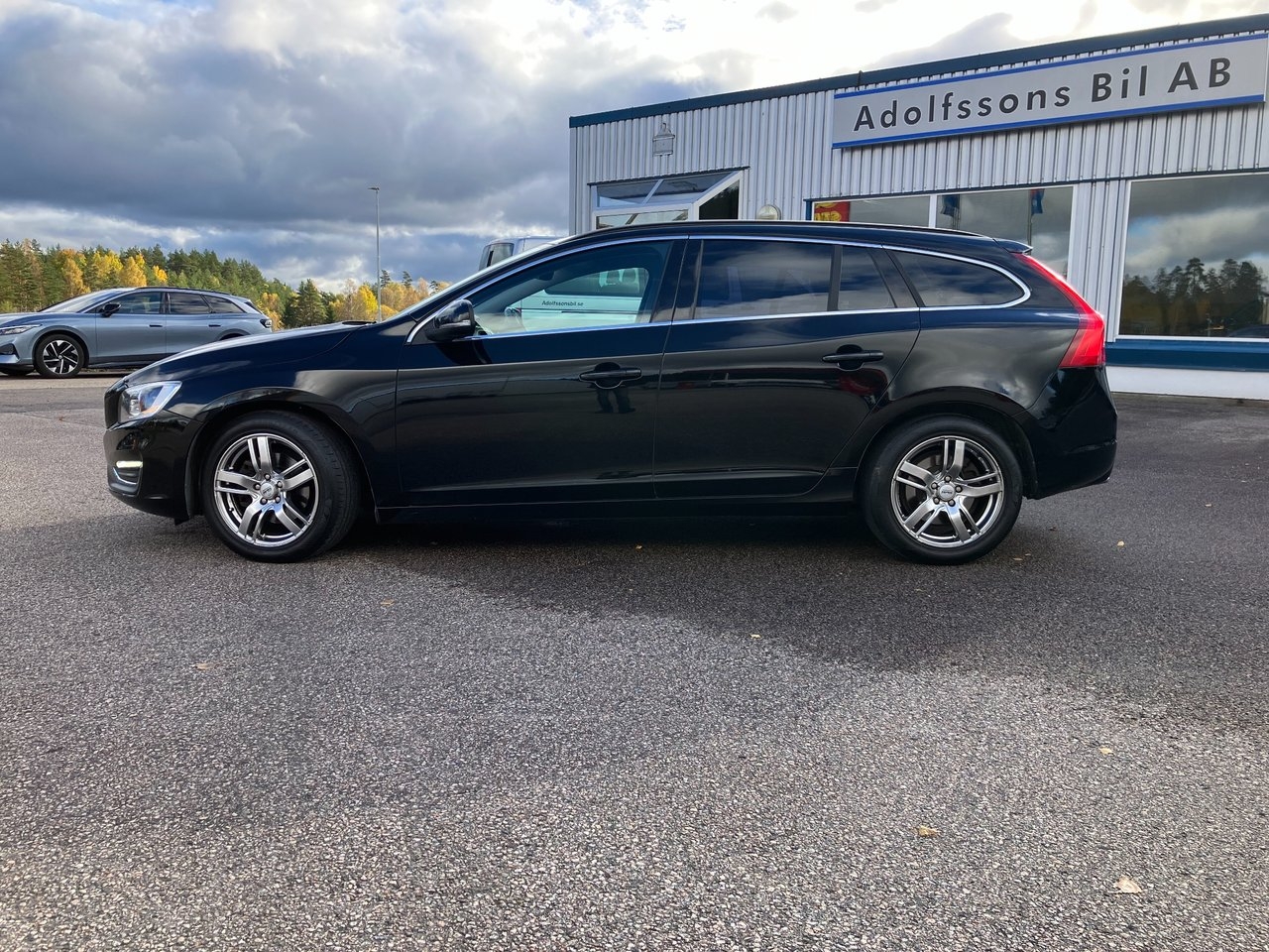 Volvo V60 D4 Momentum Business Edition 2015, bild 4/10