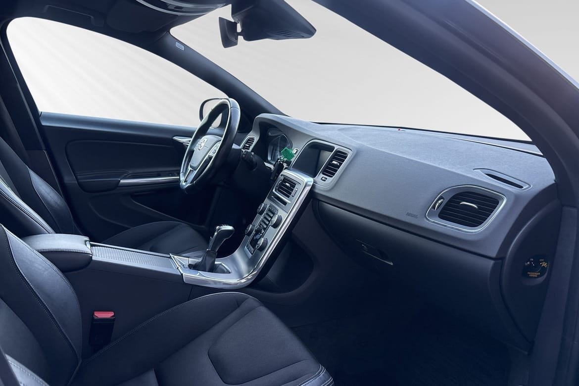 Volvo V60 T3 Classic 2018, photo 10/10