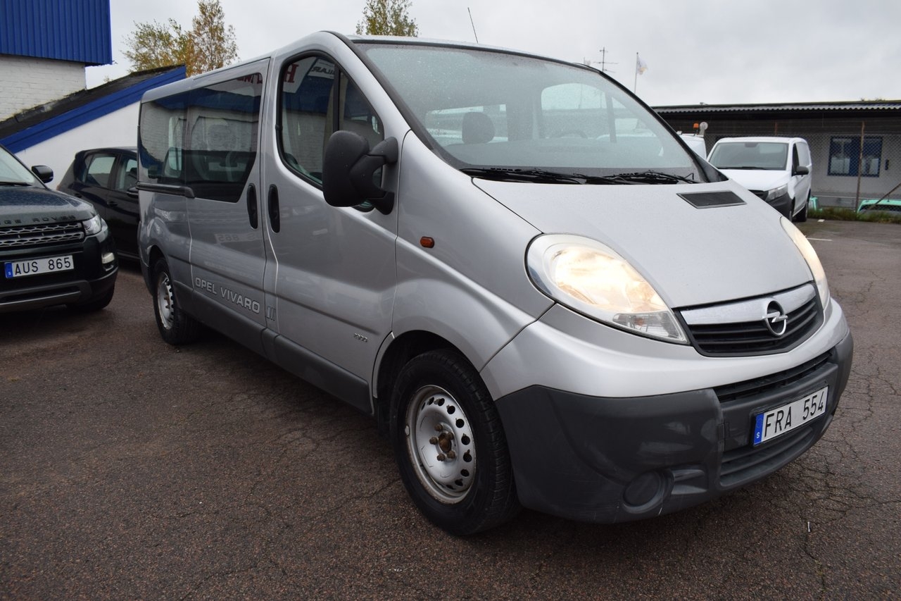 Opel Vivaro 2.5 CDTI 2010, bild 2/16