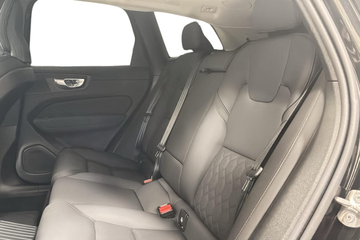Volvo XC60 T6 Plus Dark Nordic 2026, bild 6/10
