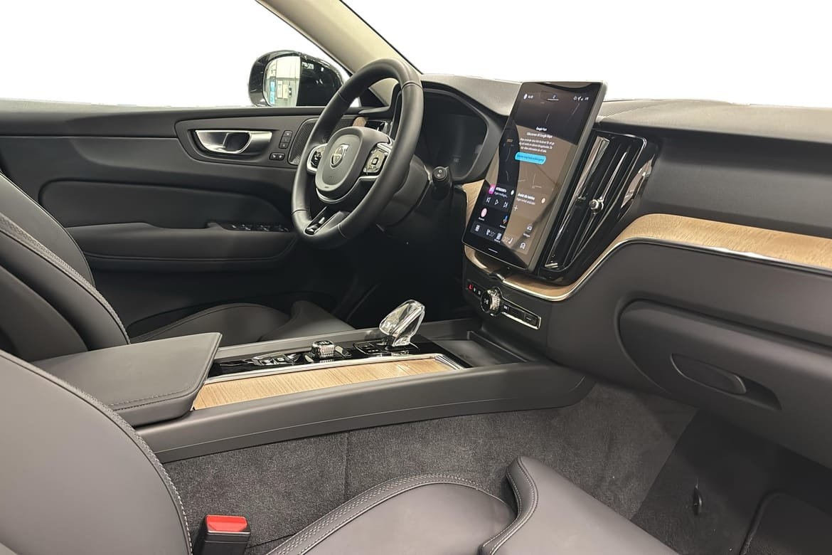 Volvo XC60 T6 Plus Dark Nordic 2026, bild 4/10