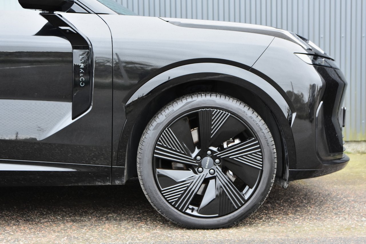 Lynk & Co 08 1.5TD PHEV More 2025, bild 4/10