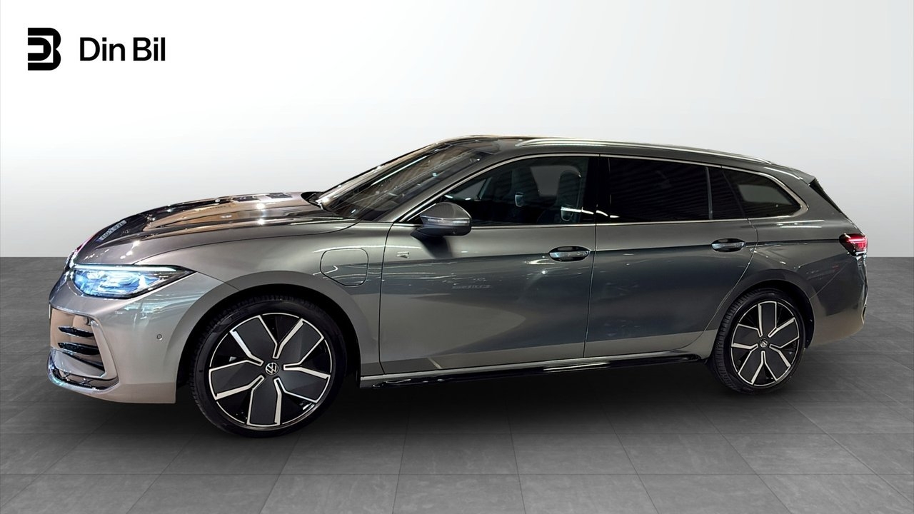 Volkswagen Passat R-Line 2026, bild 2/10