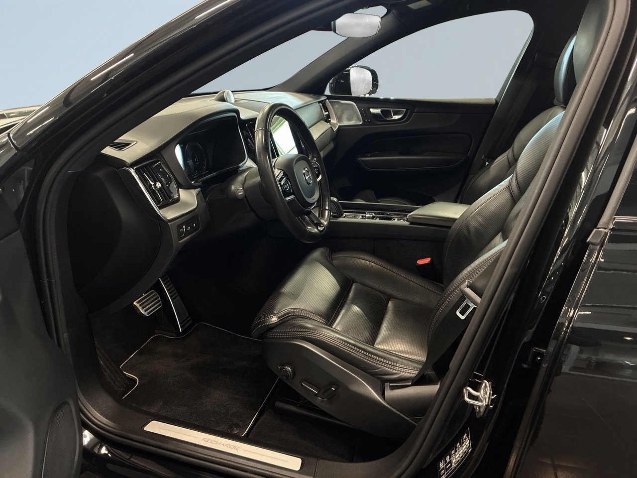 Volvo XC60 T6 R Design 2021, bild 7/10