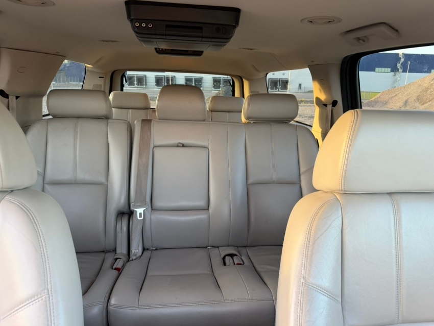 Chevrolet Suburban 2008, bild 5/9