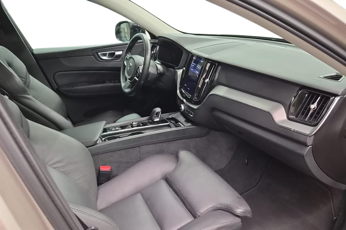 Volvo XC60 T6 Plus Dark 2025, bild 7/10