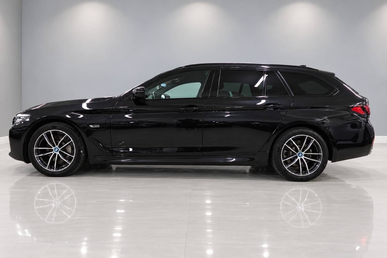 BMW 530e M Sport 2024, bild 3/10