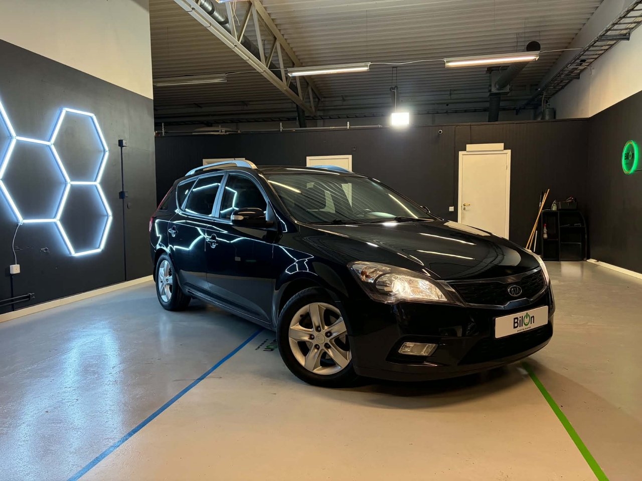 Kia Ceed 1.6 EX 2010, bild 2/10
