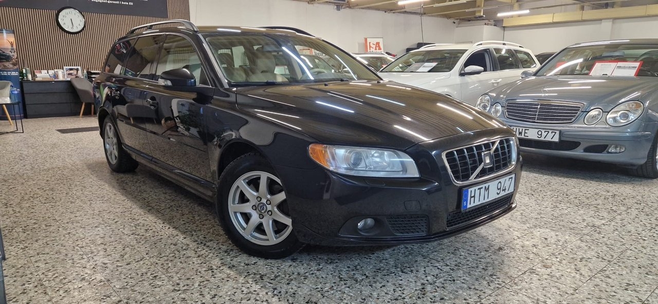 Volvo V70 2.5FT Momentum 2009, bild 2/10