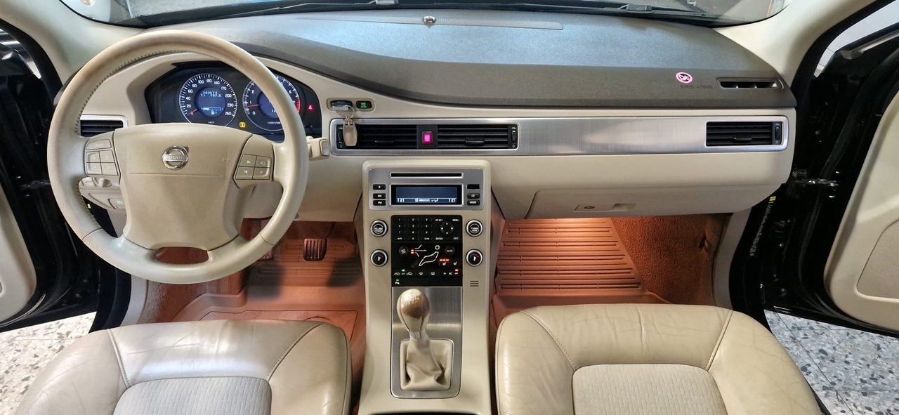 Volvo V70 2.5FT Momentum 2009, bild 6/10