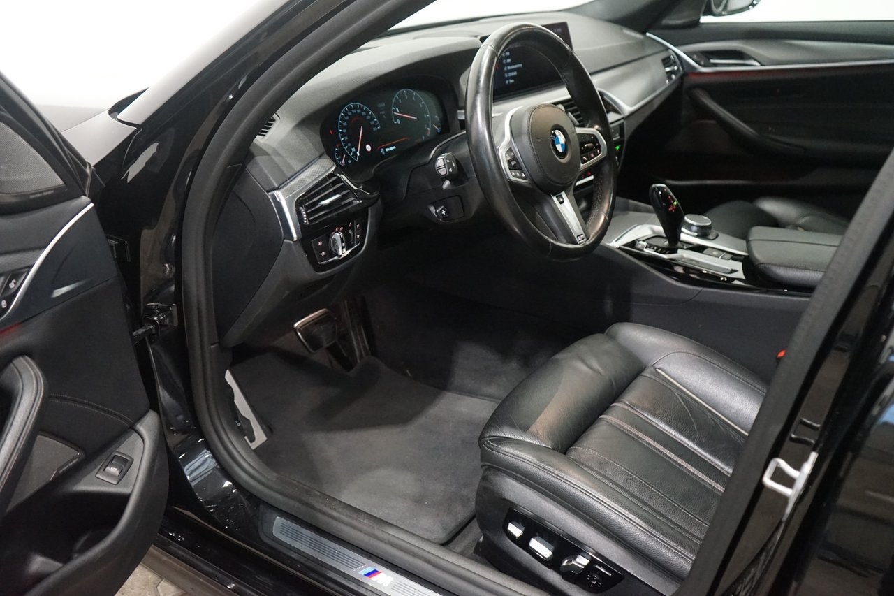 BMW 540i M Sport 2019, photo 9/10