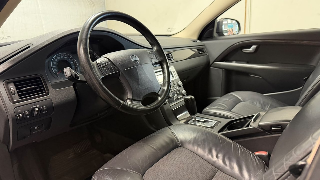 Volvo V70 2.5FT Momentum 2009, bild 10/10