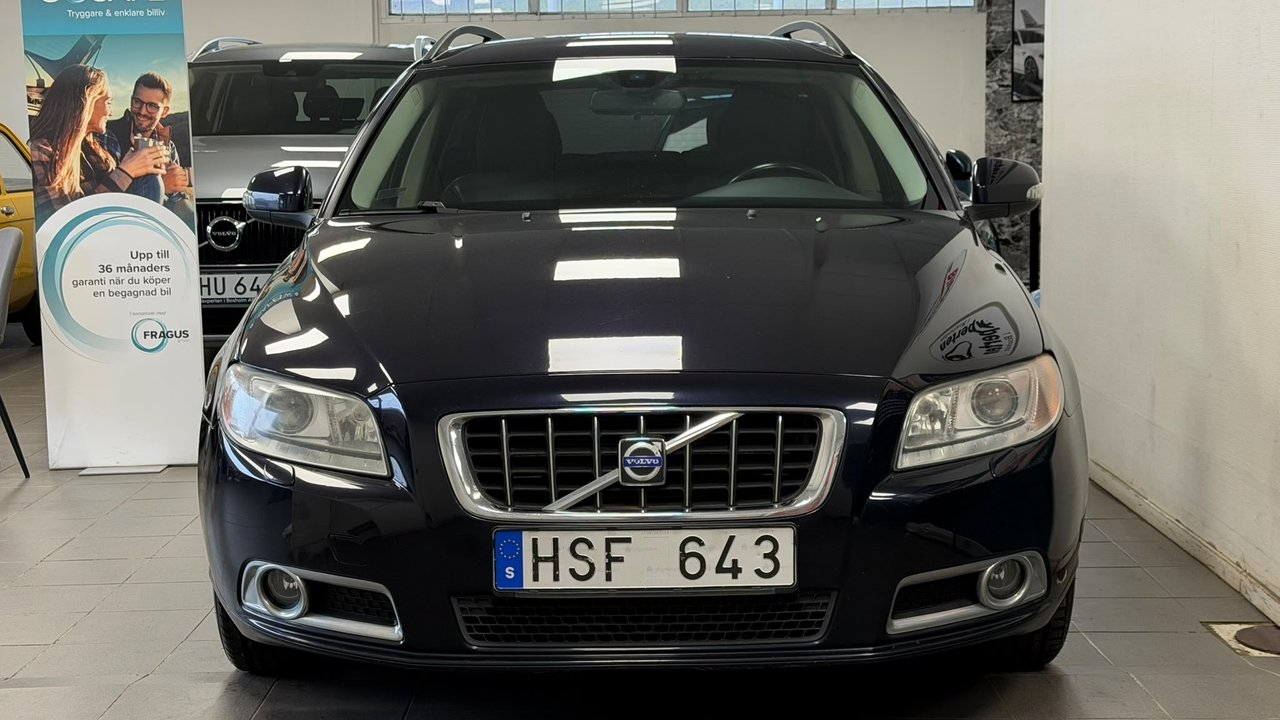 Volvo V70 2.5FT Momentum 2009, bild 2/10