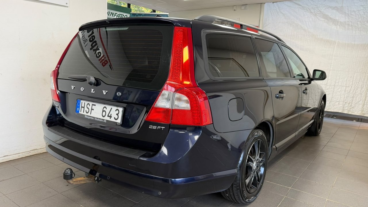 Volvo V70 2.5FT Momentum 2009, bild 7/10