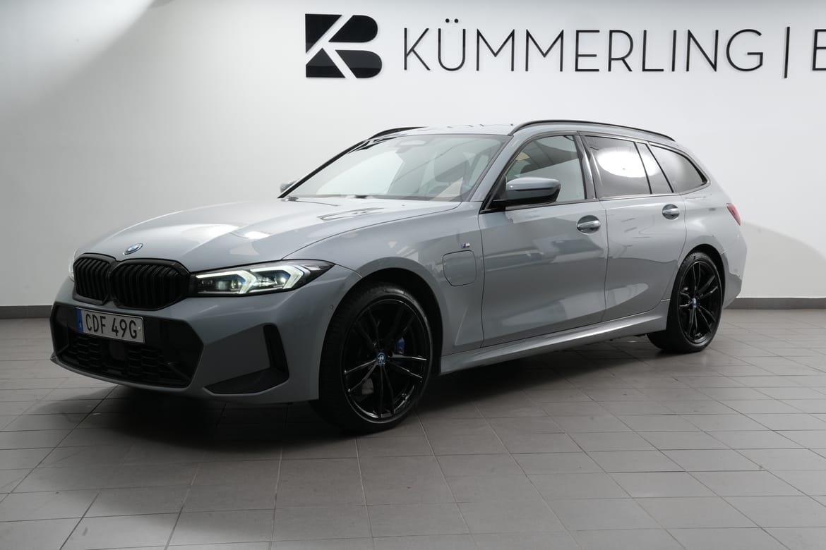 BMW 330e