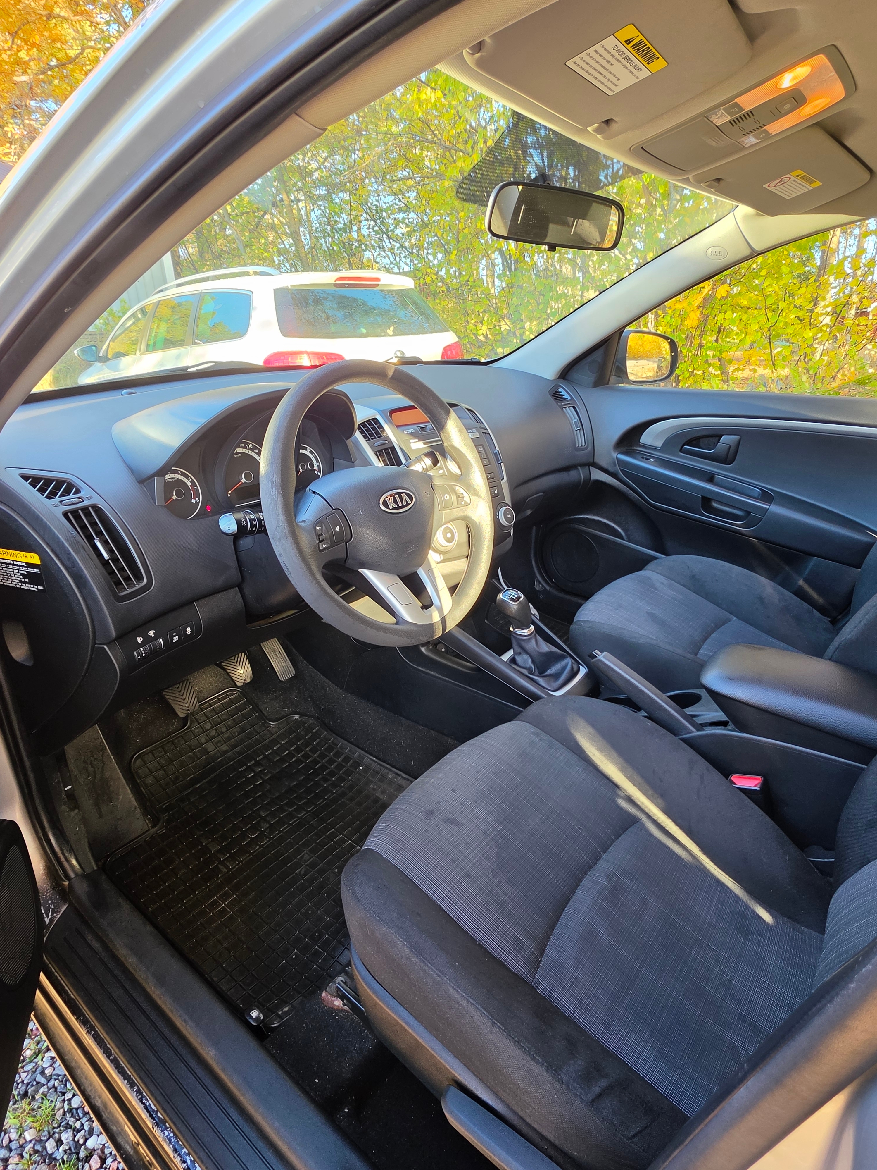 Kia Ceed 2010, bild 2/4