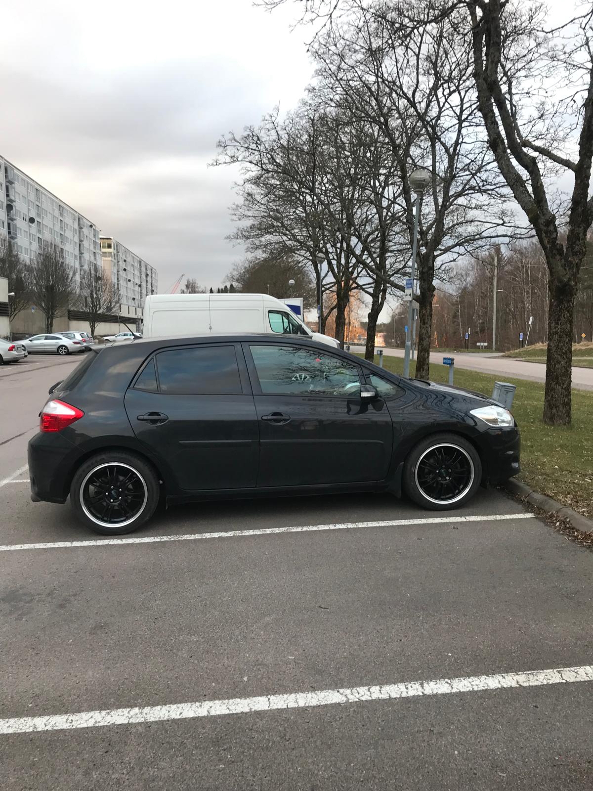 Toyota Auris 1.4 D-4D 2011, kuva 3/6