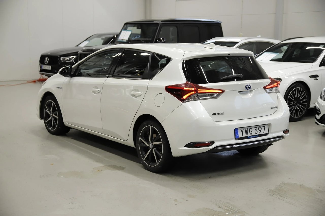 Toyota Auris 1.8 Hybrid Intense 2017, bild 4/12