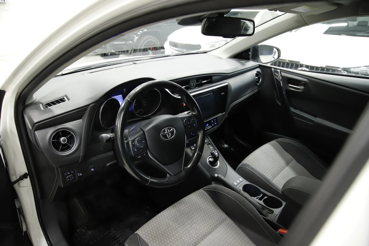 Toyota Auris 1.8 Hybrid Intense 2017, bild 6/12