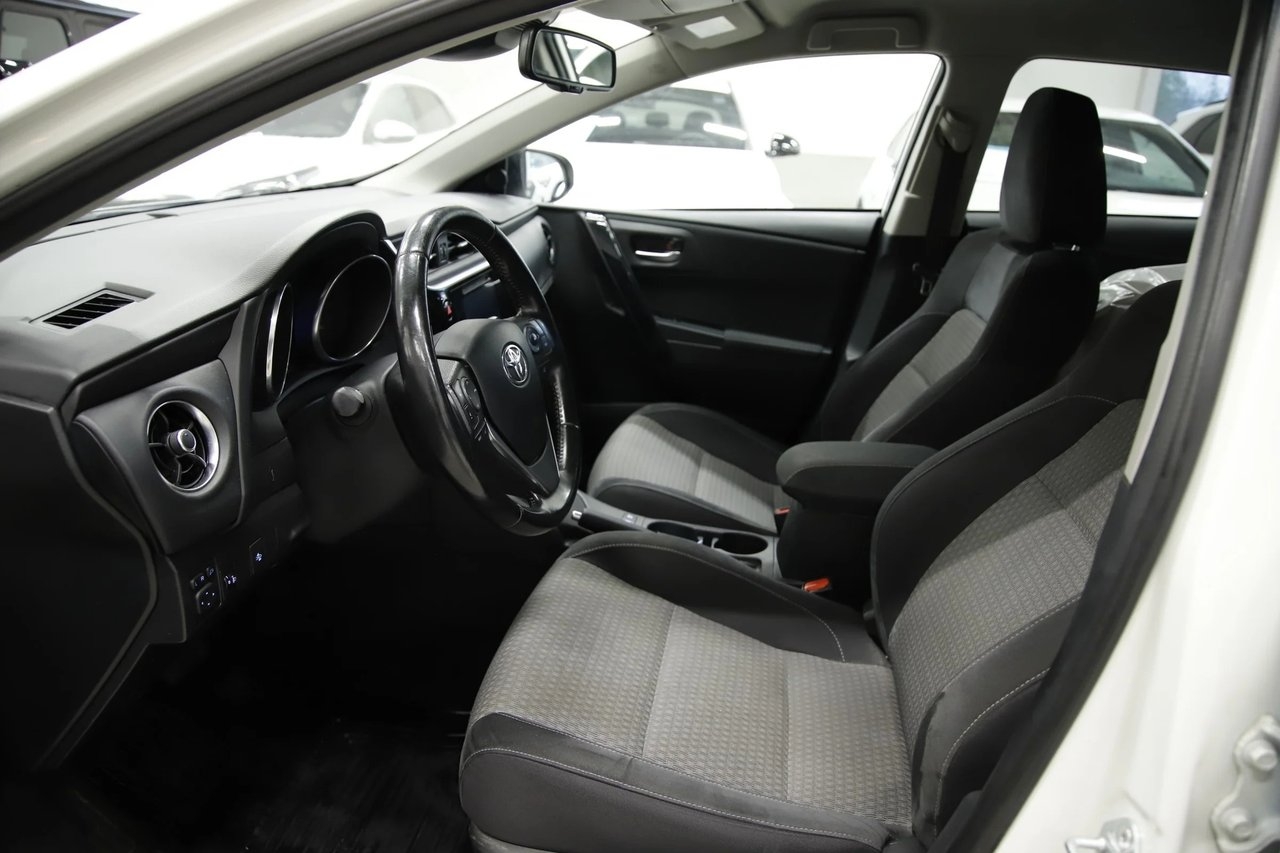 Toyota Auris 1.8 Hybrid Intense 2017, bild 7/12