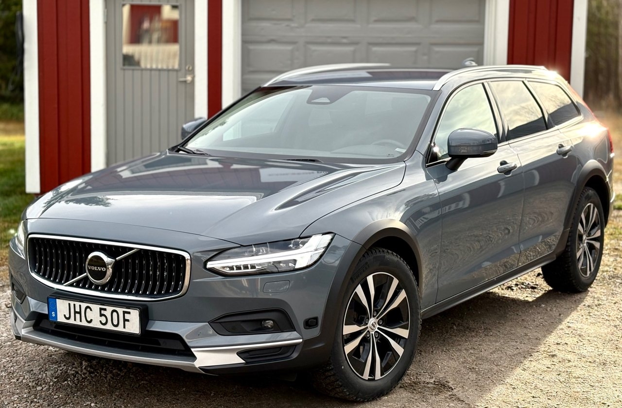 Volvo V90 Cross Country B4