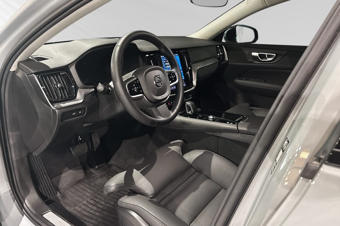 Volvo V60 T6 Plus Dark Nordic 2026, bild 7/10