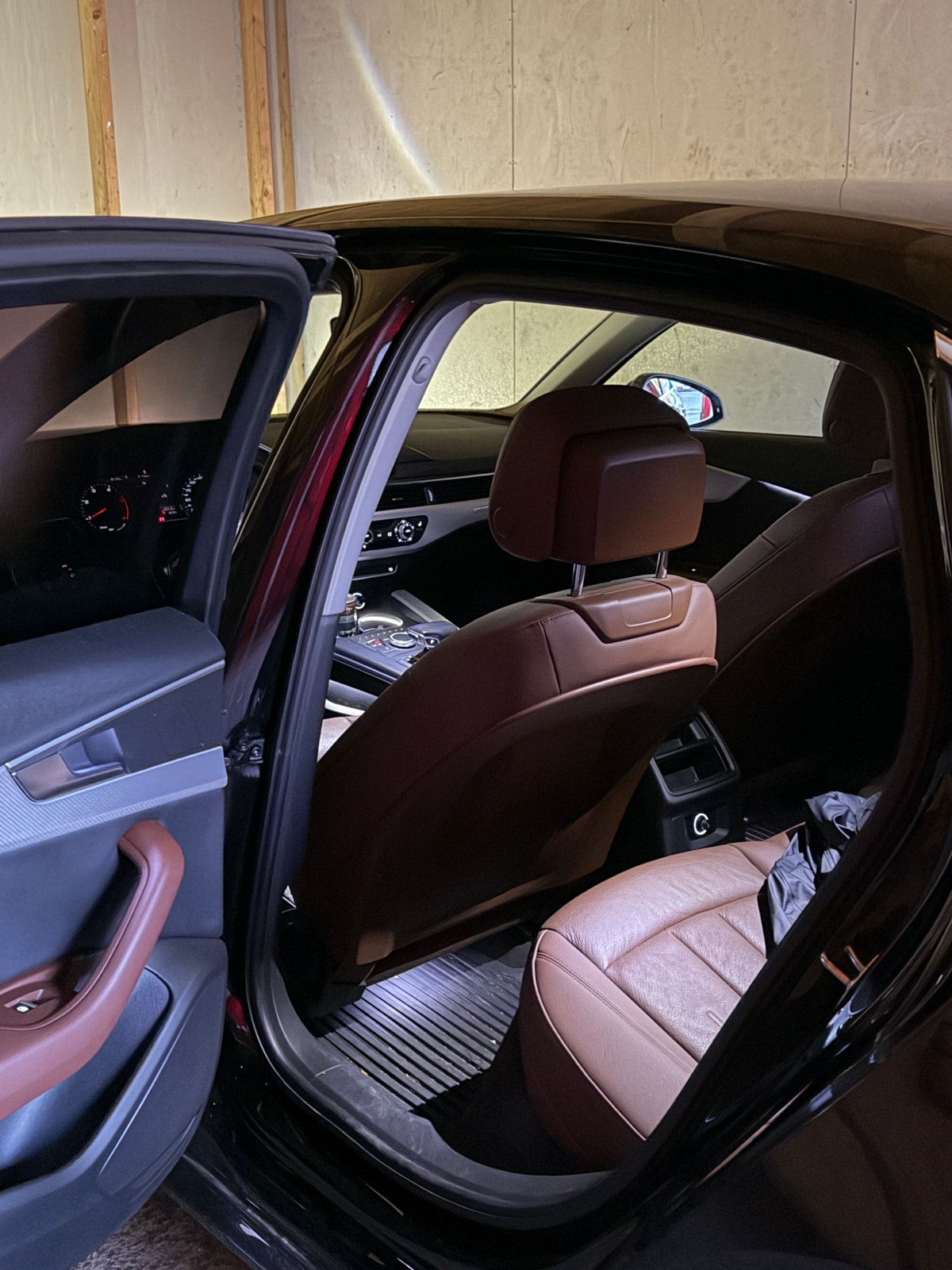 Audi A4 2.0 TDI 2017, bild 6/9