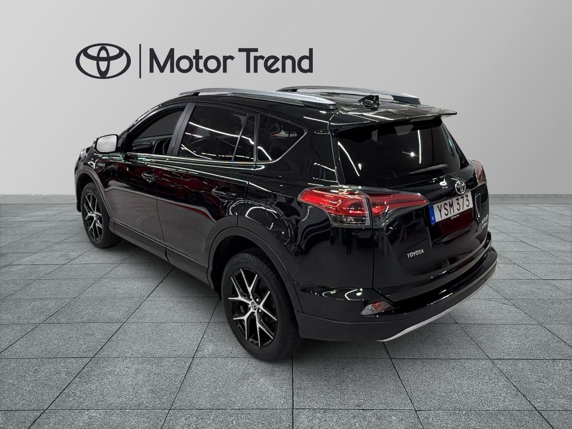 Toyota RAV4 2.5 Hybrid 2017, kuva 3/10