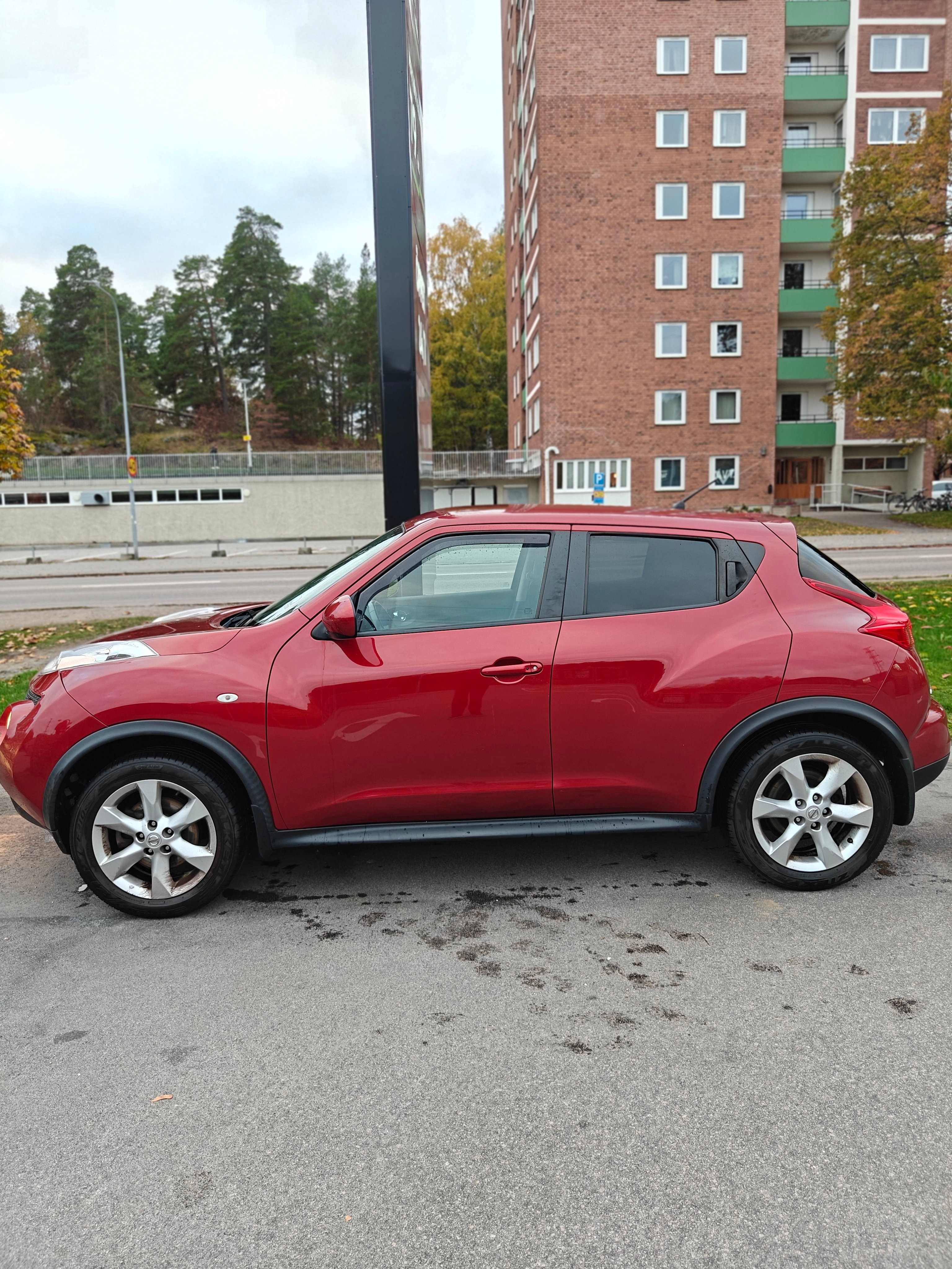 Nissan Juke 1.6 DIG-T 2011, bild 2/10