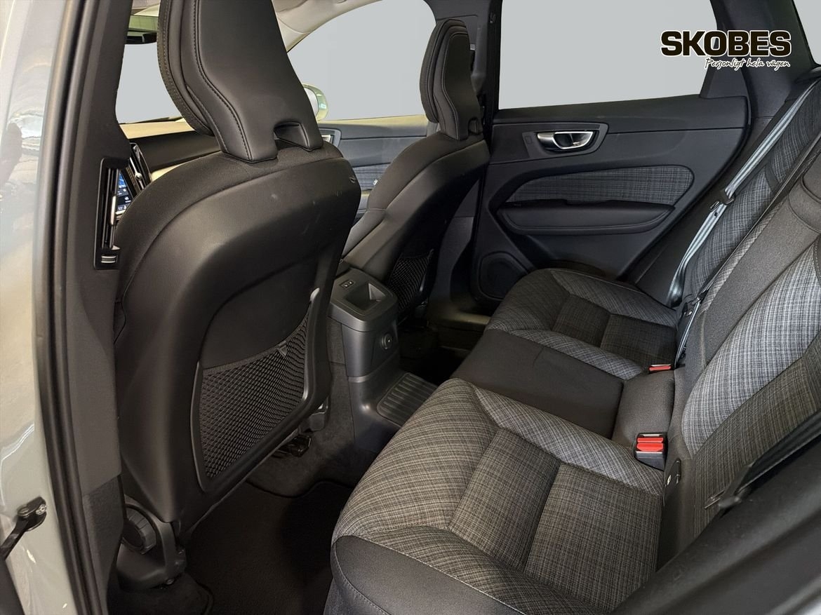 Volvo XC60 T6 Core Special Edition 2025, bild 10/10