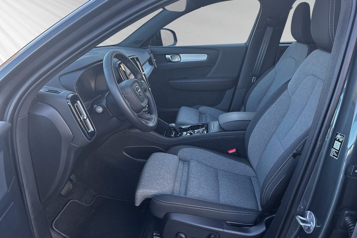 Volvo XC40 B4 Plus Dark 2026, bild 7/10