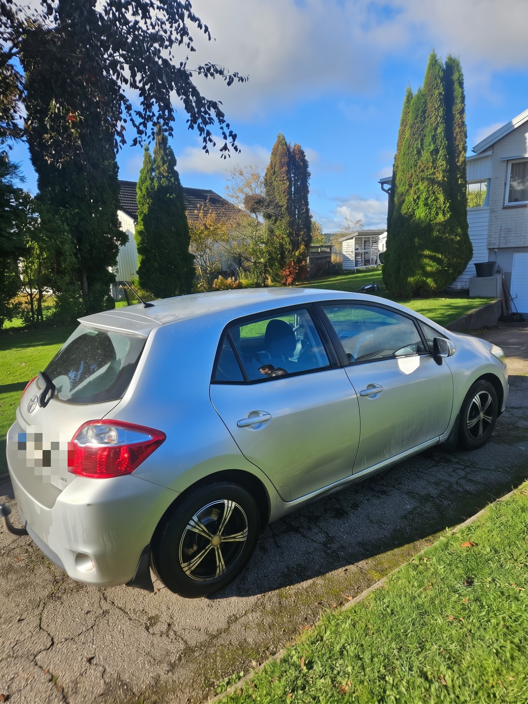 Toyota Auris 1.4 D-4D 2010, kuva 2/8