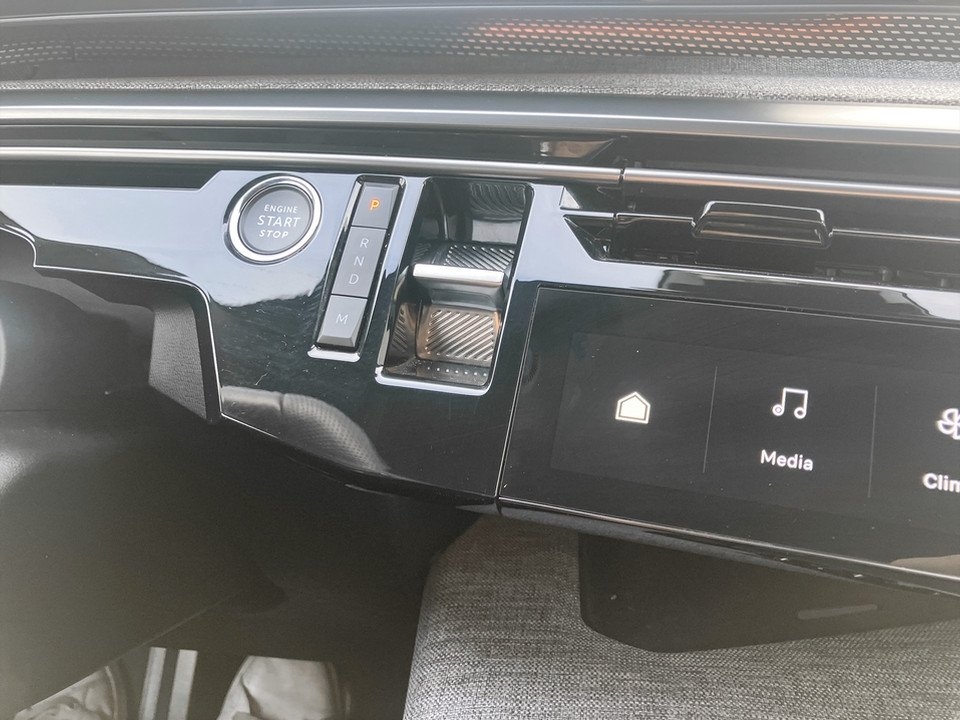 Peugeot 5008 1.2 Hybrid 136 GT 2024, photo 10/10
