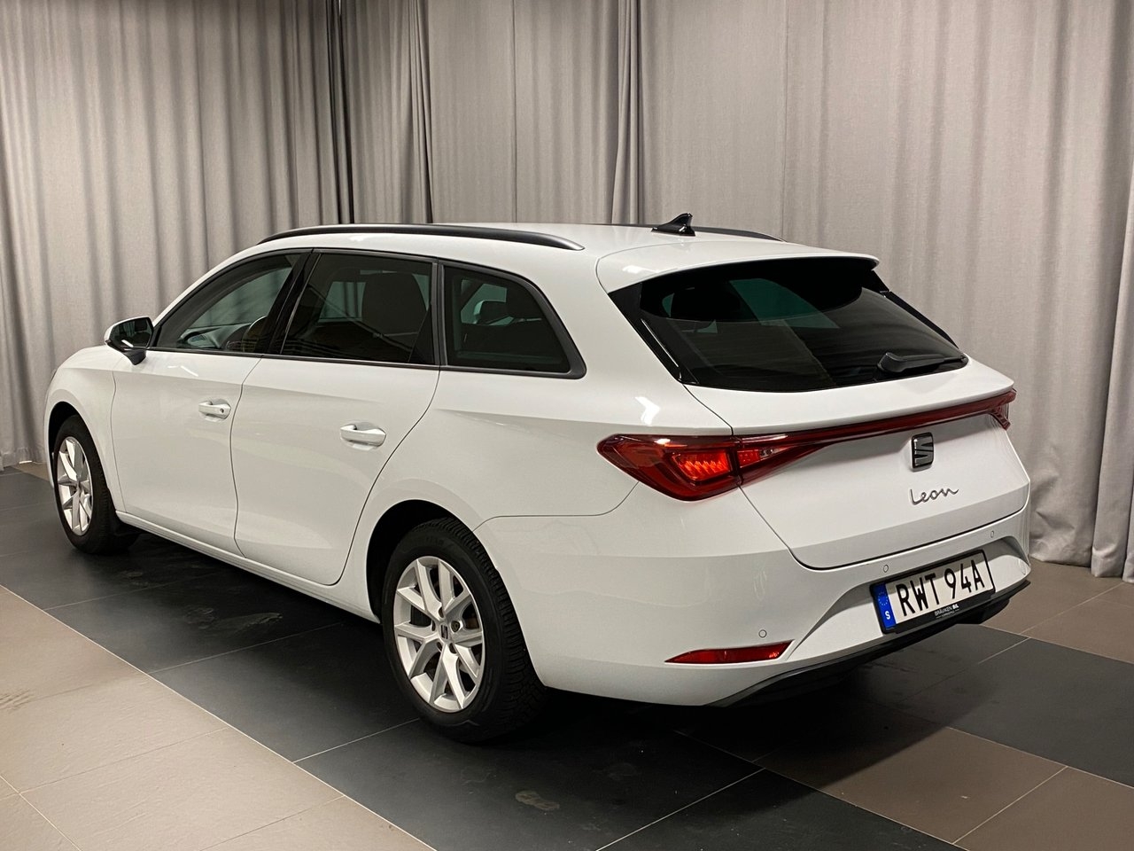 Seat Leon 1.0 eTSI Style 2024, bild 4/10