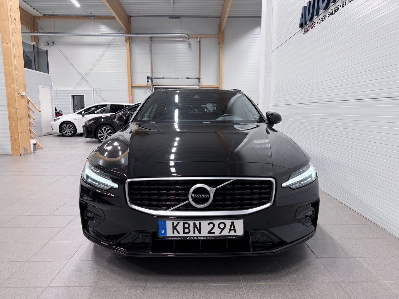 Volvo V60 D4 R Design 2020, bild 2/10