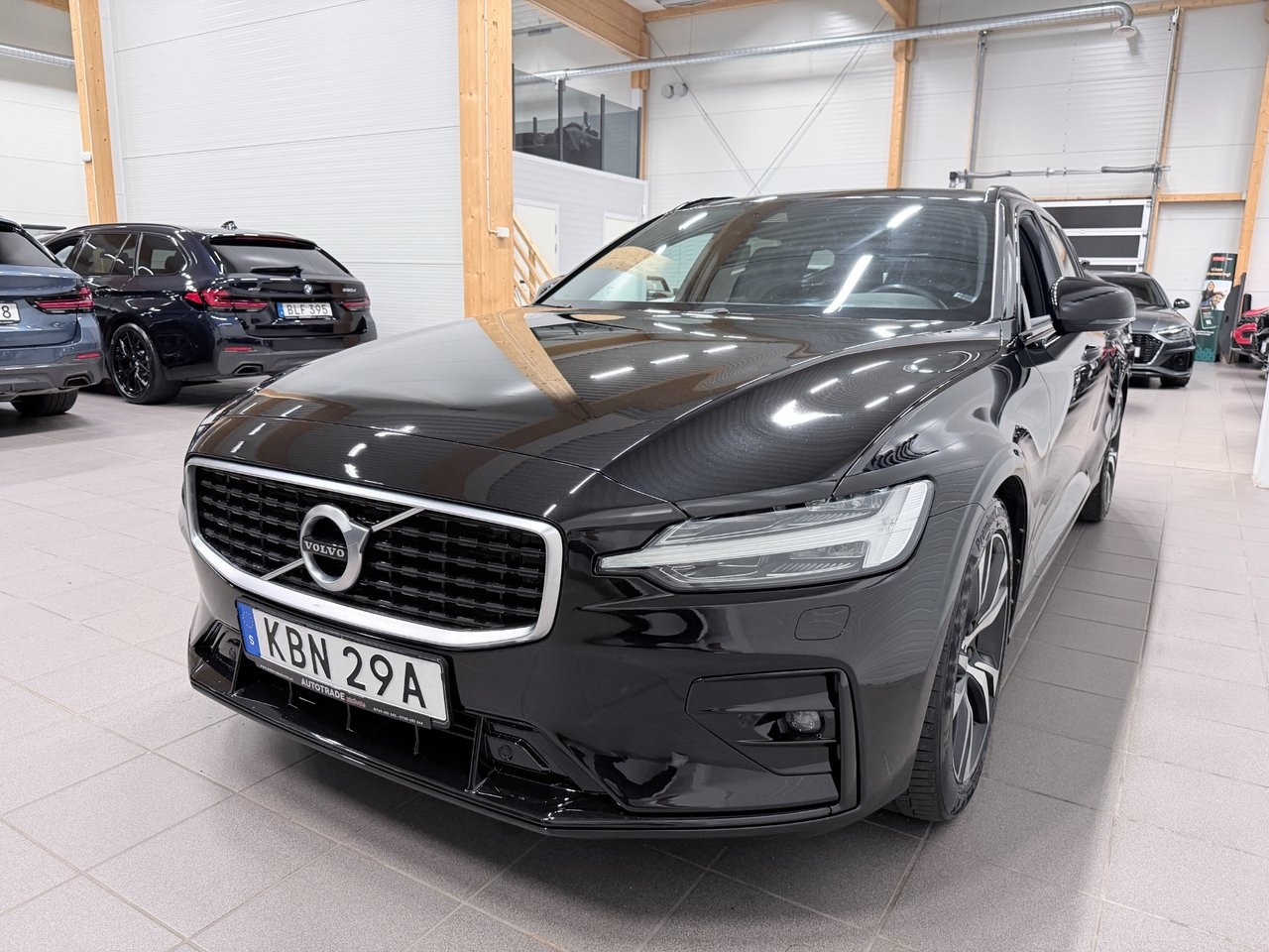 Volvo V60 D4 R Design 2020, bild 3/10