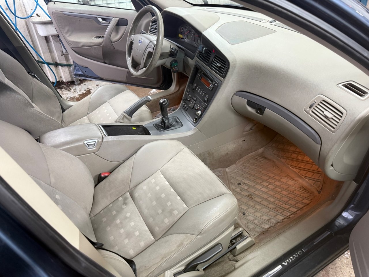Volvo V70 2.4 Business 2006, kuva 9/10
