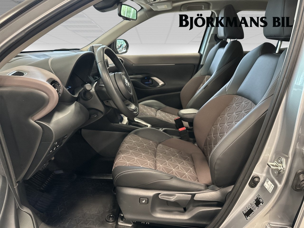 Toyota Yaris Cross Style 2023, bild 6/10