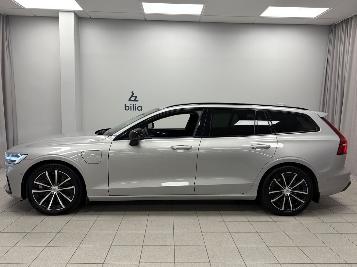 Volvo V60 T6 Plus Dark Nordic 2025, bild 2/10