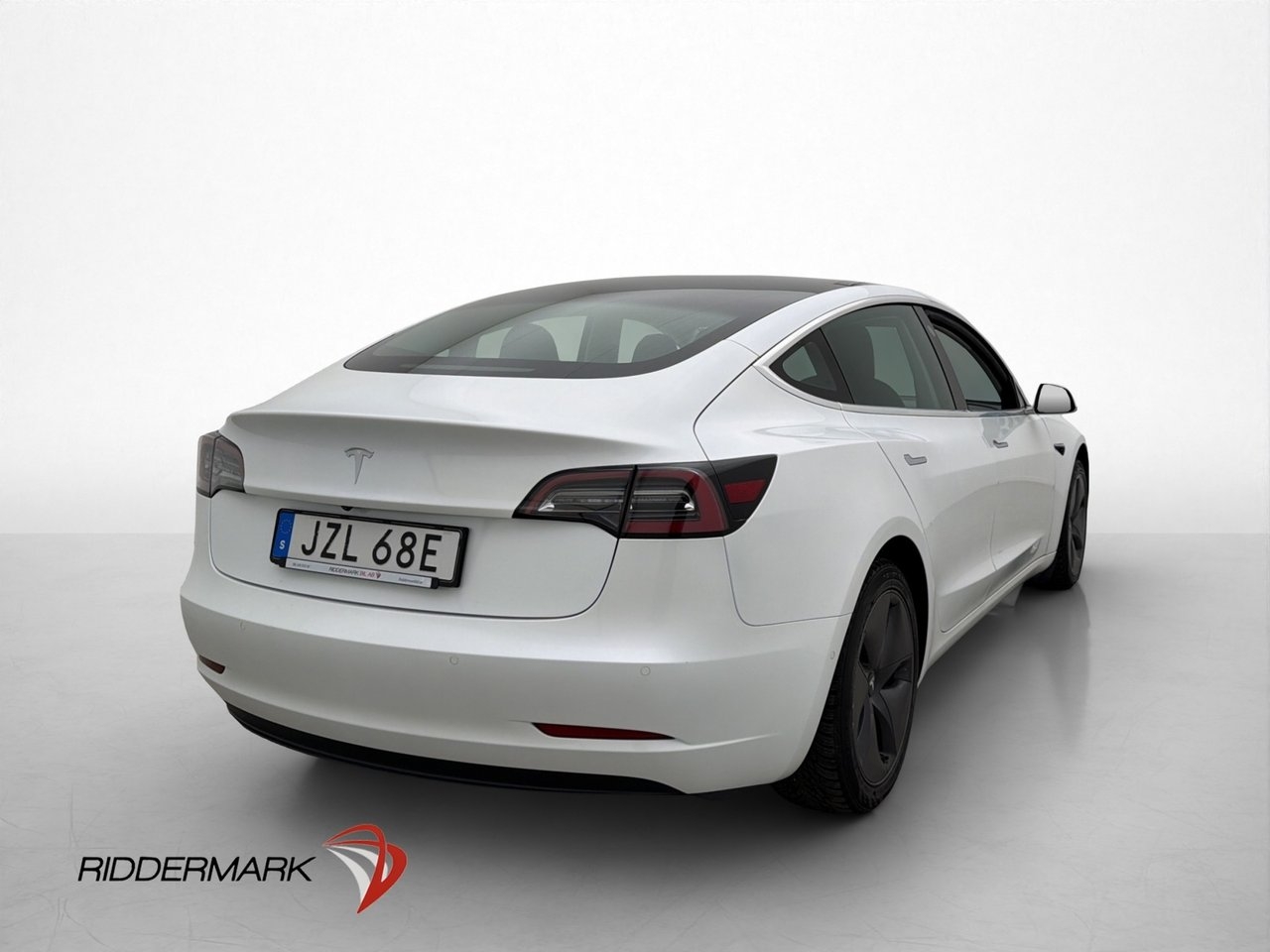 Tesla Model 3 2020, kuva 9/10
